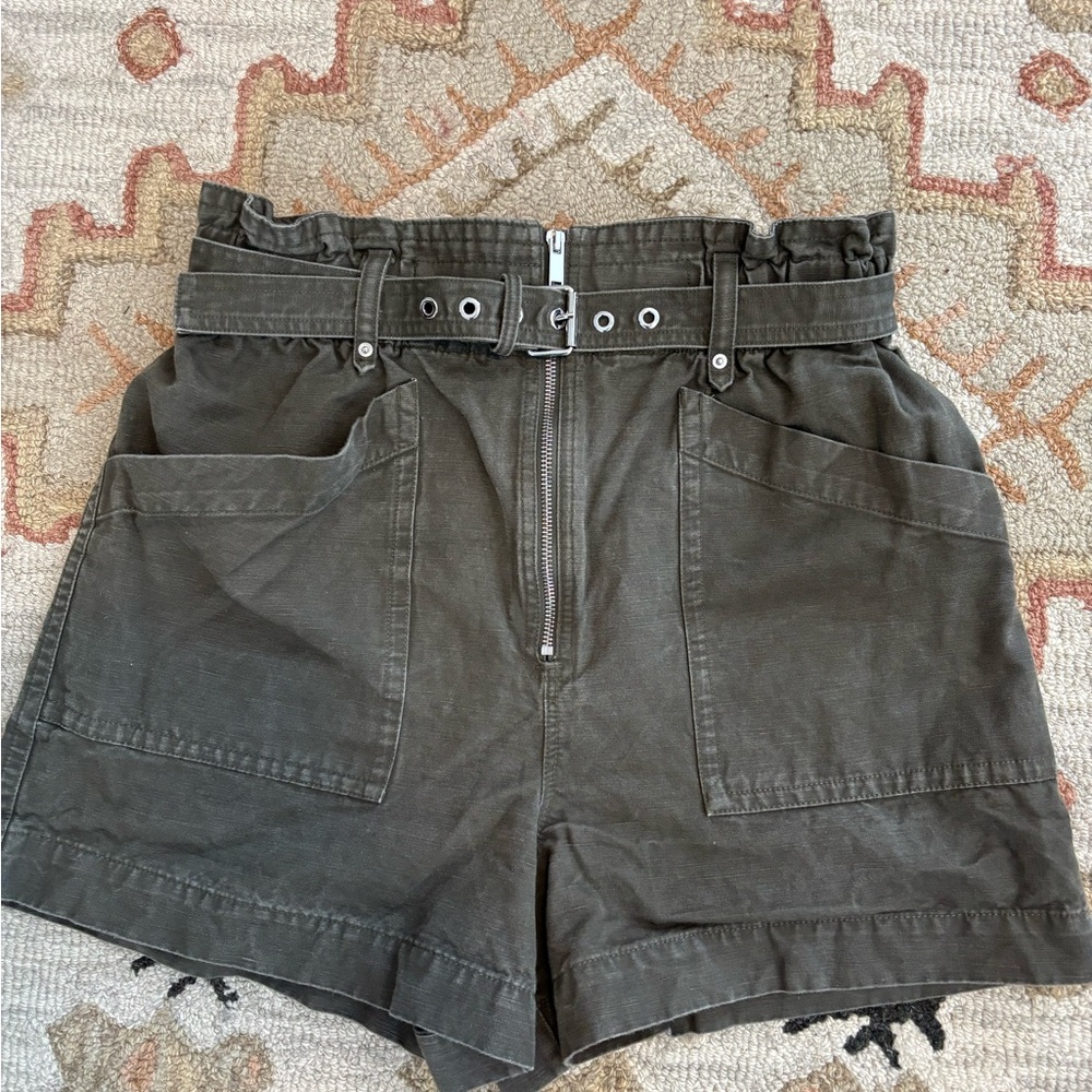 High-Waist Belted Utility Shorts - Olive